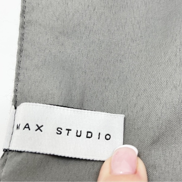 MAX STUDIO Gray Red Christmas Holiday Table Runner Poinsettia 3D Wool Blend - Picture 3 of 4